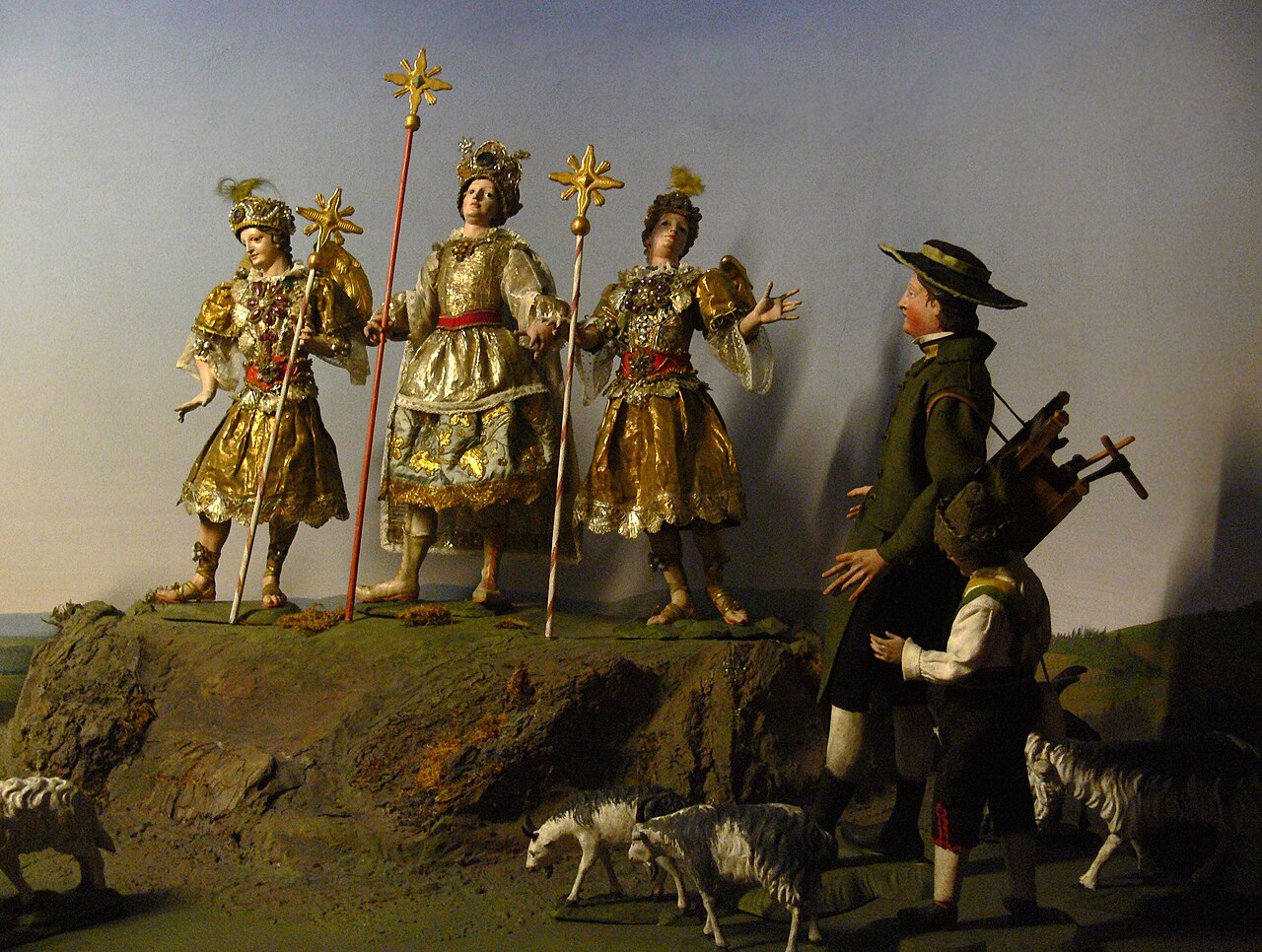 Foto 2009 by Andreas Praefcke: Verkündigung an die Hirten in der ehemaligen Klosterkrippe des Stifts Stams, Krippensammlung des Bayerischen Nationalmuseums